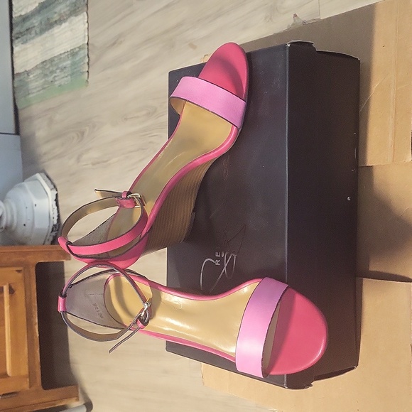 Report Signature Shoes - Report Signature Pink Zain Wedge Sandal Size 8